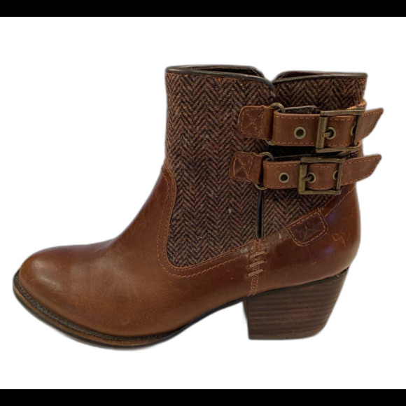 Cat Women’s Boots Brown Tweed Top Booties Buckles Size 8 WIDE Stacked Heel Shoes - Picture 3 of 8